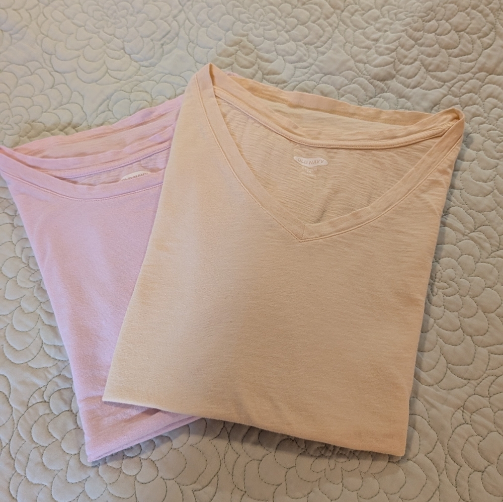 Old Navy Set Of 2 Tees. Size XXL